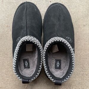 UGG Tasman II Black and Gray Cozy Slippers